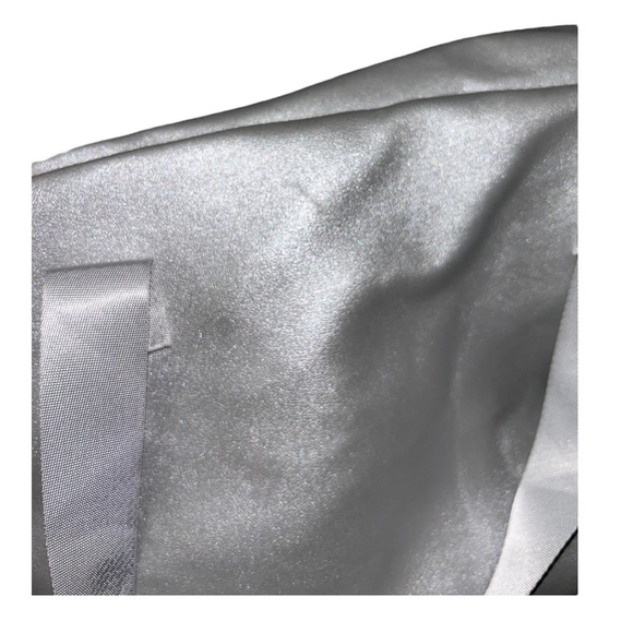 Monat metallic silver shimmer gym duffle bag - Picture 6 of 6